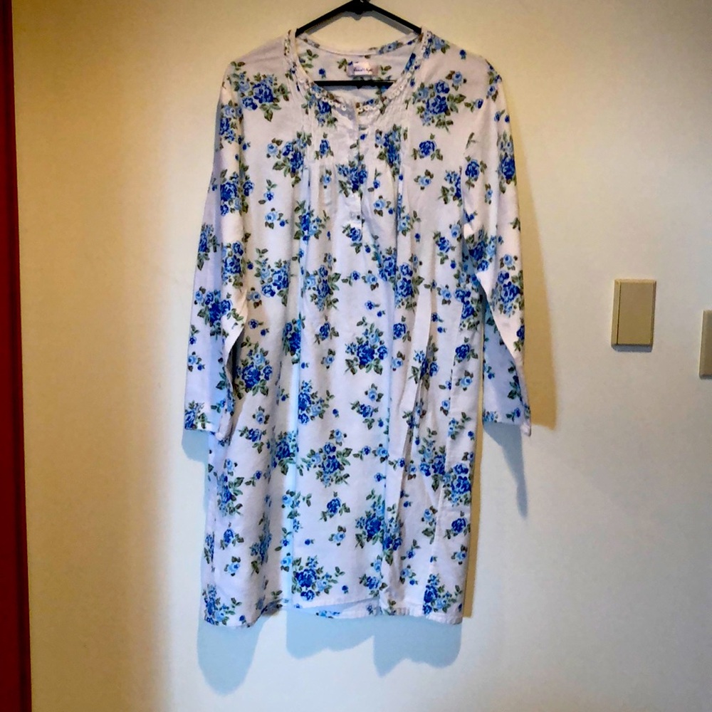 Casual Night size L flannel nightgown.